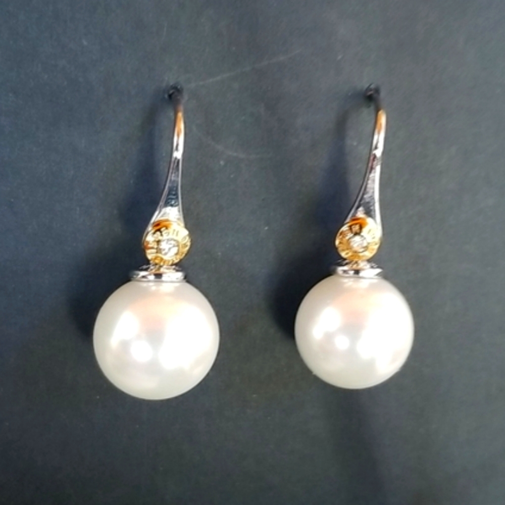 Henri Bendel Pearl Drop Earrings - Picture 4 of 5
